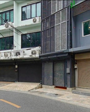 3-Story Commercial Building for Rent in Prime Location – Near BTS Phra Khanong (SPSJP639)