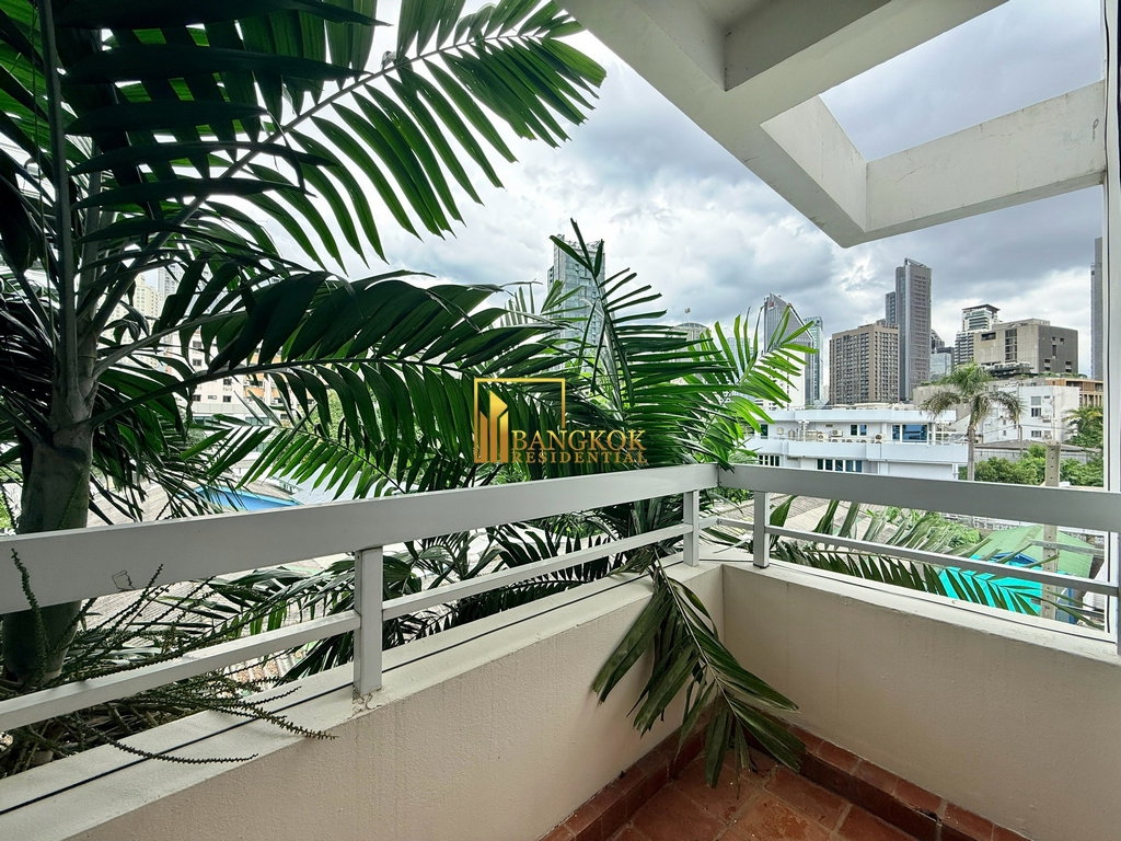 รูป Charming 3 Bedroom Apartment For Rent in Phrom Phong Area - BR20081AP - รูปที่ 21/42