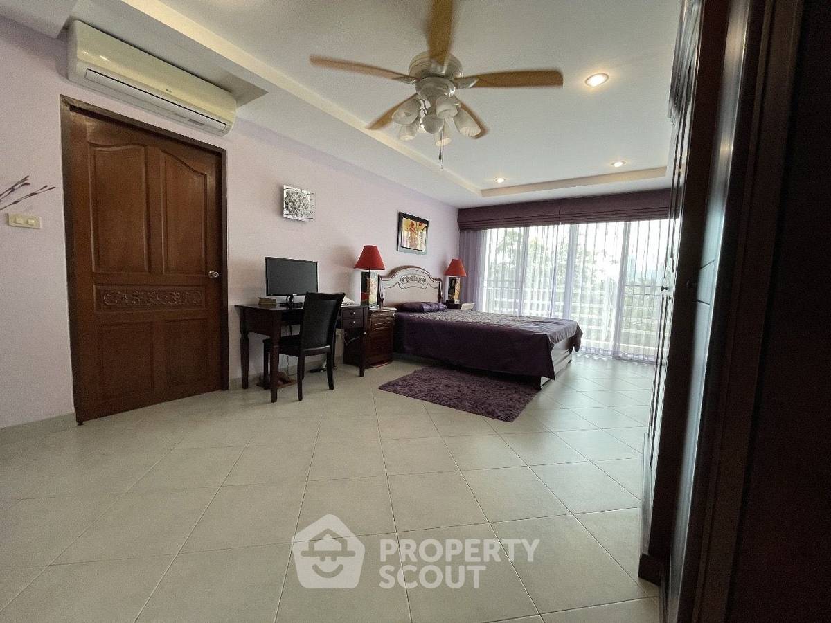 รูป คอนโด 3-ห้องนอน ที่ จอมเทียน บีช เมาท์เทน คอนโดมีเนียม ใกล้ เมืองพัทยา (ID 2191298) - รูปที่ 4/19