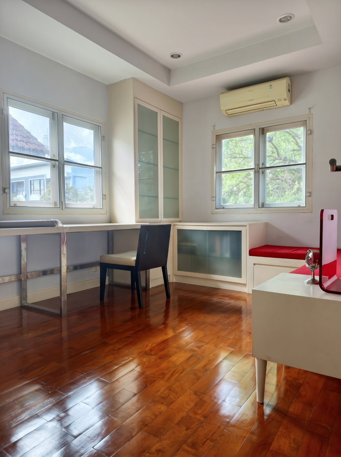 รูป ขายด่วน! น้ำไม่ท่วม บ้านเดี่ยว 3 ห้องนอน 3 ห้องน้ำ 63.6 ตร.ว. ตกแต่ง พร้อมเข้าอยู่ หมู่บ้านสิรีนเฮ้าส์ วัชรพล ร่มรื่น เดินทางสะดวก ใก้ลทางด่วน รถไฟฟ้า - รูปที่ 13/14