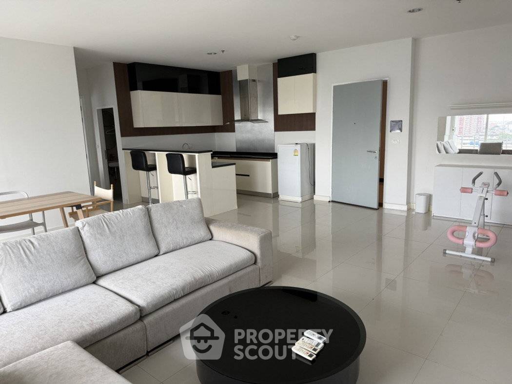 picture 3-BR Condo at The Fourwings Residence in Hua Mak (ID 3393319) - 2/12