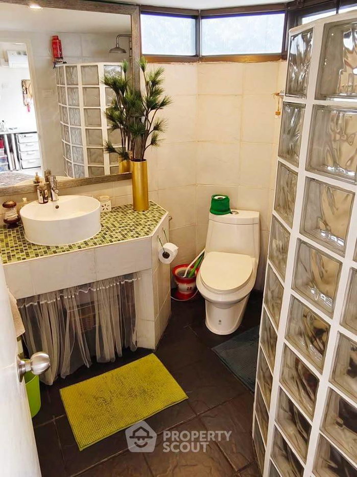 picture 3-BR Condo at Beverly Tower near ARL Makkasan (ID 3161048) - 23/38