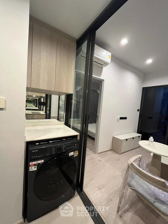 picture 100m To BTS Wongwian Yai | 1-BR Reference Sathorn-Wongwianyai (ID 3396009) - 7/15