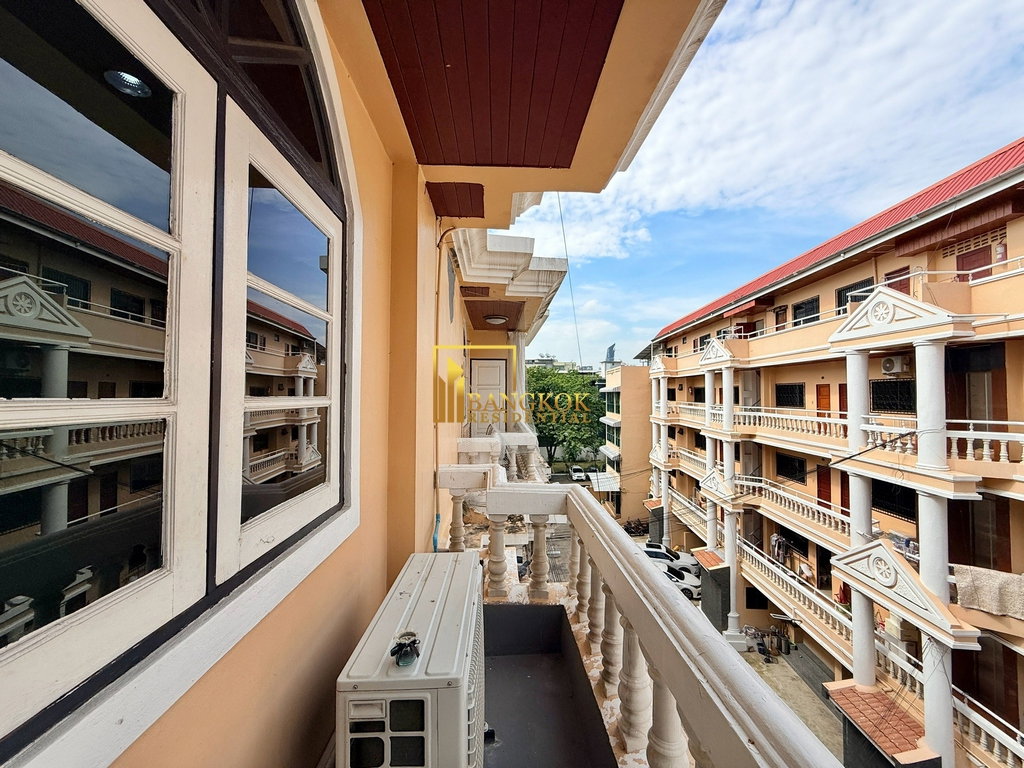 picture Thonglor Classic Home | Spacious 5 Bedroom Townhouse - BR49110TH - 23/38
