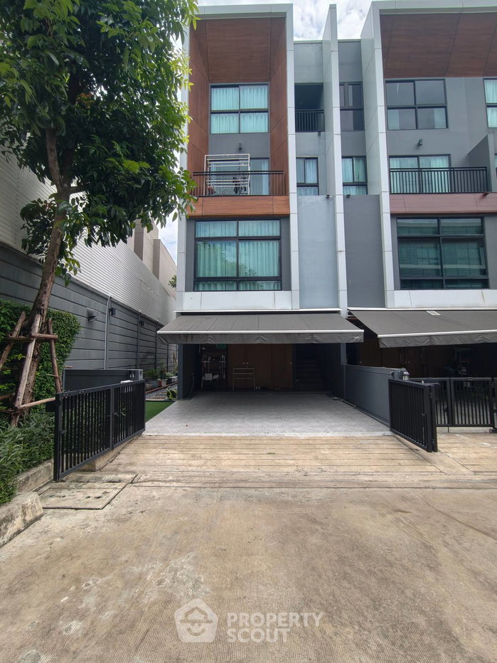 รูป ทาวน์เฮาส์ 3 ห้องนอน เลี้ยงสัตว์ได้ Arden Phatthanakan ใกล้ ARL รามคำแหง (ID 3390206) - รูปที่ 1/10