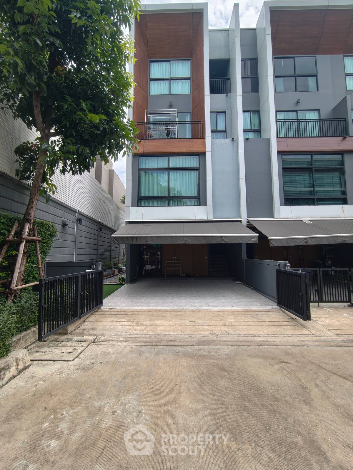ขายทาวน์โฮม 3 ห้องนอน 185 ตร.ม. 30.5 ตร.ว. อาร์เด้น พัฒนาการ