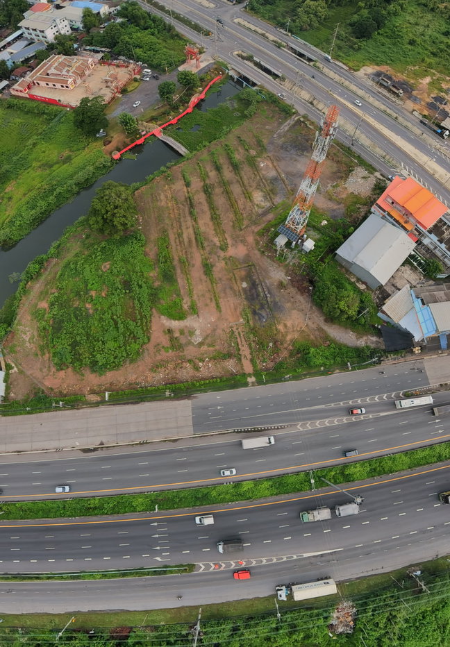 picture A PRIME LOCATION. LIMITLESS POSSIBILITIES. - 2/3