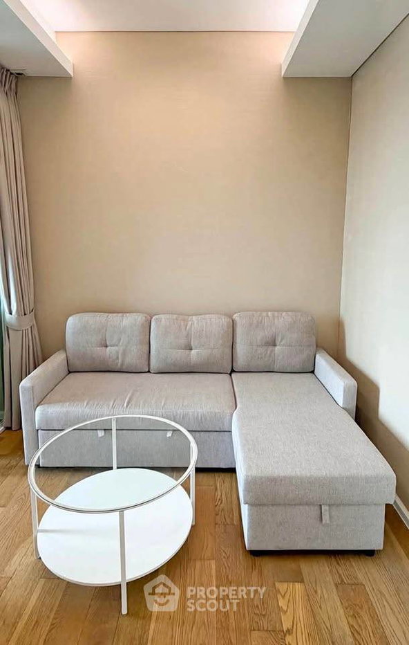 picture 100m To MRT Phahon Yothin | 28th-Floor 1-BR The Saint Residences (ID 3393902) - 1/10