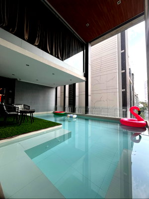 Houses for rent BTS Thong Lo (Thong Lor) : Pool villa 4 bedrooms in prompong 