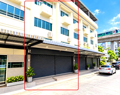Shophouses for rent Bangkok : 			4-Storey Commercial Building for Rent near BTS Senanikom – 8 Bedrooms, 4 Bathrooms, 400 sq.m. usable area, shared parking. Ideal for an          