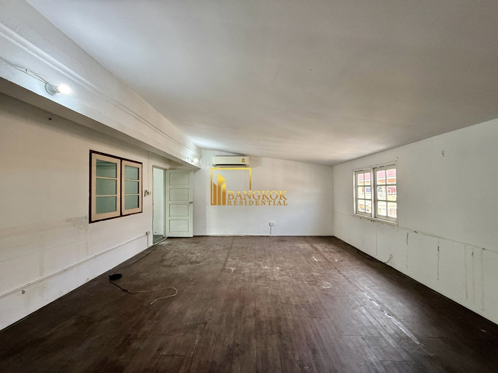 picture Thonglor Classic Home | Spacious 5 Bedroom Townhouse - BR49110TH - 34/38