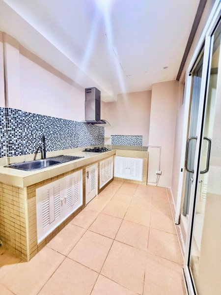 picture only 7-Eleven 100m. WatLatPlaKhao.200m. Special 15% discount BTS/MRT LatPlaKhao For Rent 2 Storey Townhouse 3-4Beds 2Baths - 3/8