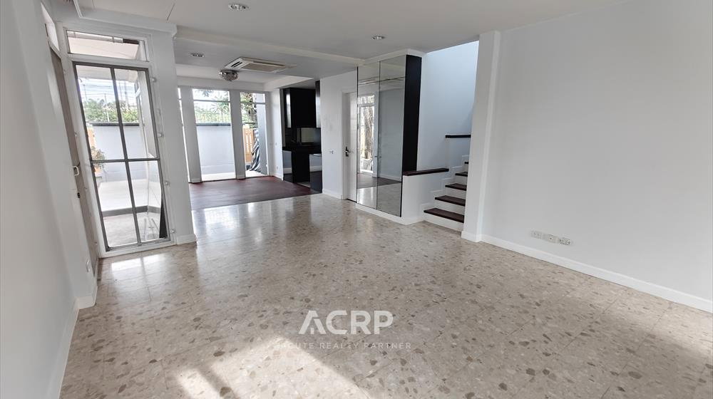 picture Bangkok Villa for Rent – Pradit Manutham - 4/12