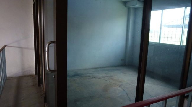 รูป ขายอาคารพาณิชย์ ร่มเกล้า 3.5 ชั้น เดินทางสะดวก ติดถนนใหญ่ ปากทางเคหะร่มเกล้า 24 เหมาะทำบริษัท, ร้านอาหาร, โกดัง ใกล้สนามบิน - รูปที่ 4/7