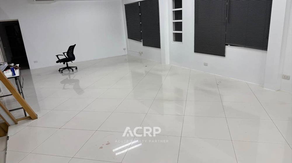 รูป ขาย บ้านเดี่ยว/โฮมออฟฟิศ พร้อมที่ดิน ใจกลางลาดพร้าว ติด MRT รัชโยธิน รัชดาภิเษก - รูปที่ 3/8