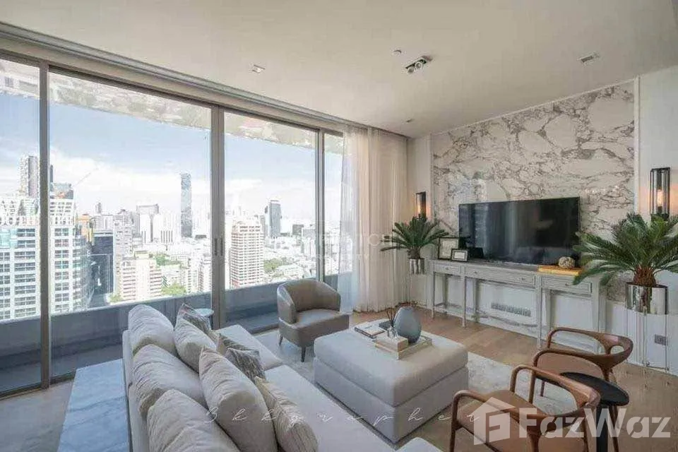 picture Saladaeng One in Si Lom, Bangkok 6855803 - 7/11