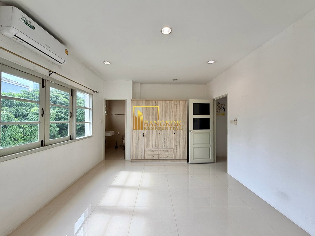 picture Thonglor Classic Home | Spacious 5 Bedroom Townhouse - BR49110TH - 18/38