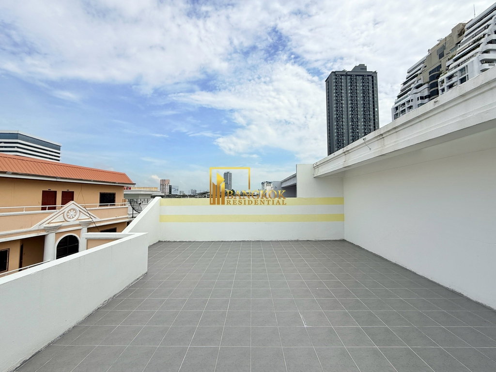 picture Thonglor Classic Home | Spacious 5 Bed Townhouse in Thonglor - BR49108TH - 41/44