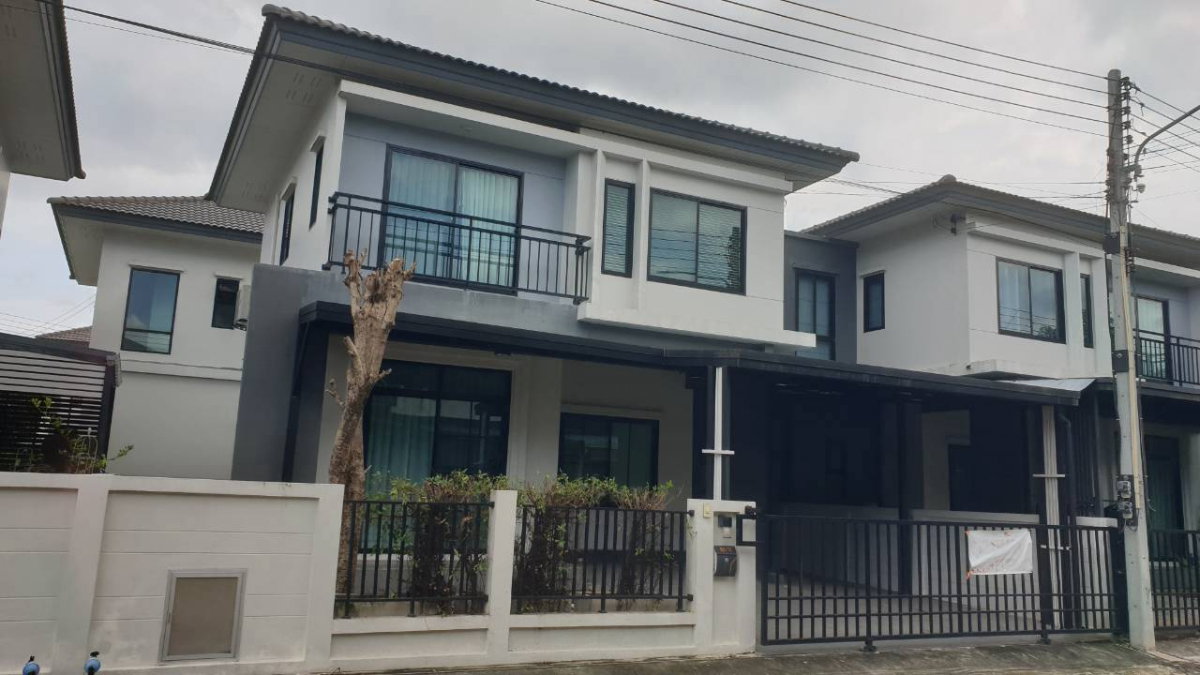 รูป ขายบ้านบริทาเนีย บางนา กม.42 | Modern British Style | แต่งครบ พร้อมอยู่ ฟรีบิ้วด์อินครัว - รูปที่ 2/19