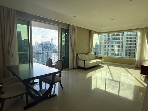 Q Langsuan Condo for Rent | 3 Bedrooms, 135 sqm, 30th Floor, 2 Fixed Parking Spaces