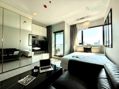 Condos for rent : For Rent Condo LIFE ASOKE - RAMA 9 Building A, Floor 40,Studio, Room size 27 sqm