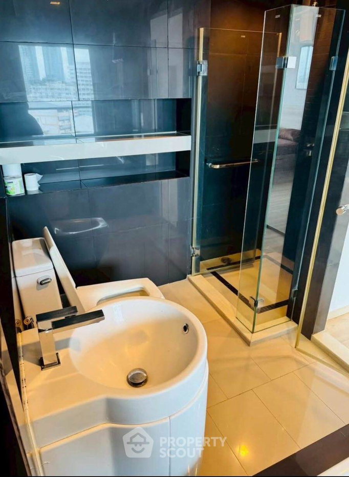 picture 25th-Floor 1-BR At Rhythm Sathorn Near BTS Saphan Taksin (ID 2562440) - 11/14