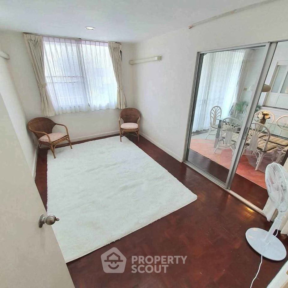 picture 3-BR D.S. Tower 2 Sukhumvit 39 Condominium Near MRT Sukhumvit (ID 2806740) - 6/10