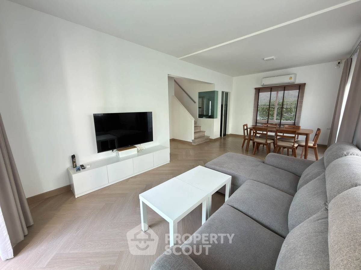 picture 3-BR House, 137 Sqm, Villaggio 2 Srinakarin-Bangna (ID 3385008) - 2/9