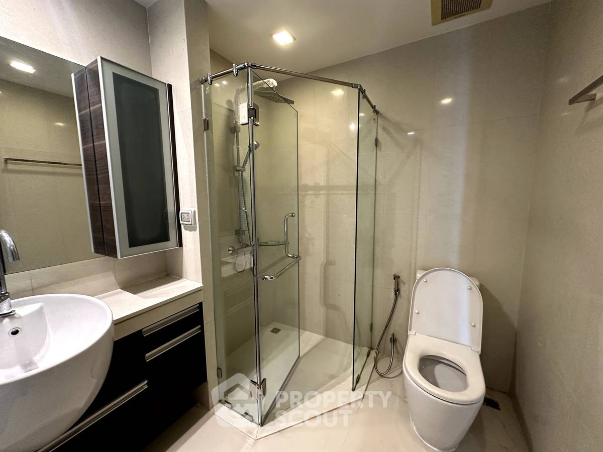 picture 33rd-Floor 3-BR At Sky Walk Residences, 200m To BTS Phra Khanong (ID 3391775) - 8/18