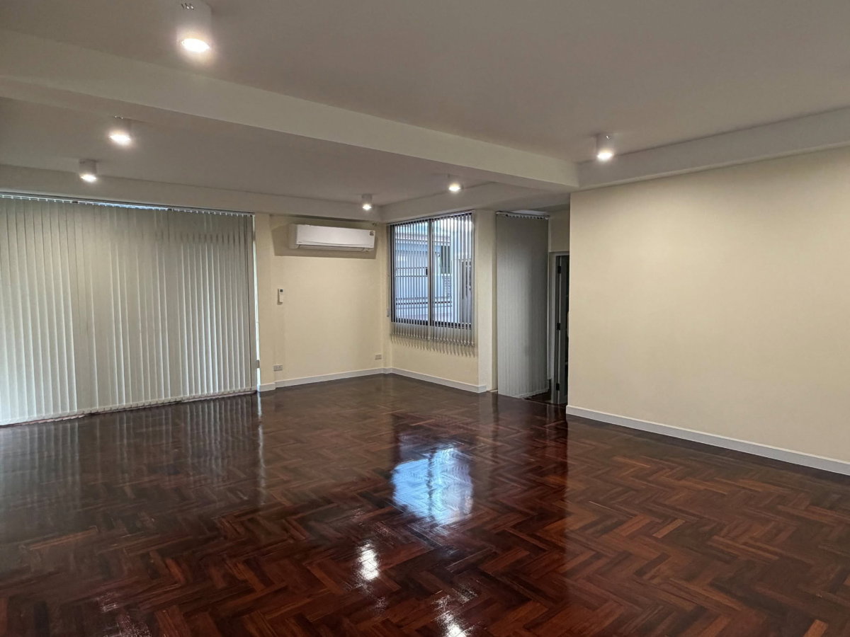 รูป #HHR230 ให้เช่าบ้านเดี่ยววิภาวดี 44-46 รีโนเวทใหม่ 550 ตร.ม. จอดรถได้ 9 คัน📍 เพียง 700 ม. ถึง Red Line วัดเสมียนนารี - รูปที่ 17/26