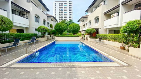 For rent Baan Charoenmit Ekkamai 10 4.5-Storey Townhome | Fully Furnished (S03-2807)