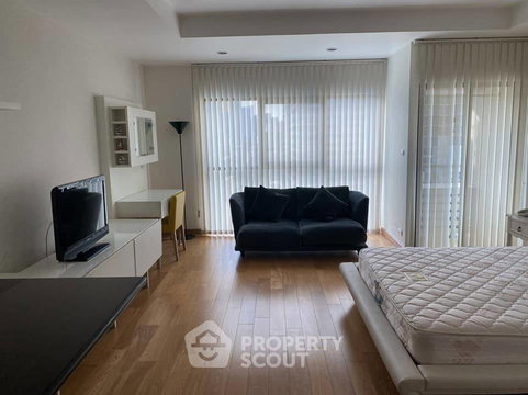 1-BR Sathorn Gardens Condo For Sale Near MRT Silom (ID 421319)