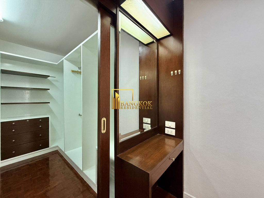 รูป Charming 3 Bedroom Apartment For Rent in Phrom Phong Area - BR20081AP - รูปที่ 16/42