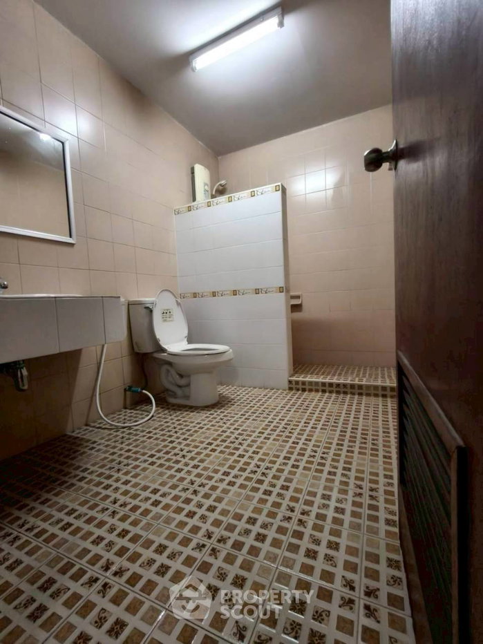 picture Pet-Friendly 3-BR House At Panwadee Village, Wang Thonglang (ID 3394985) - 27/37