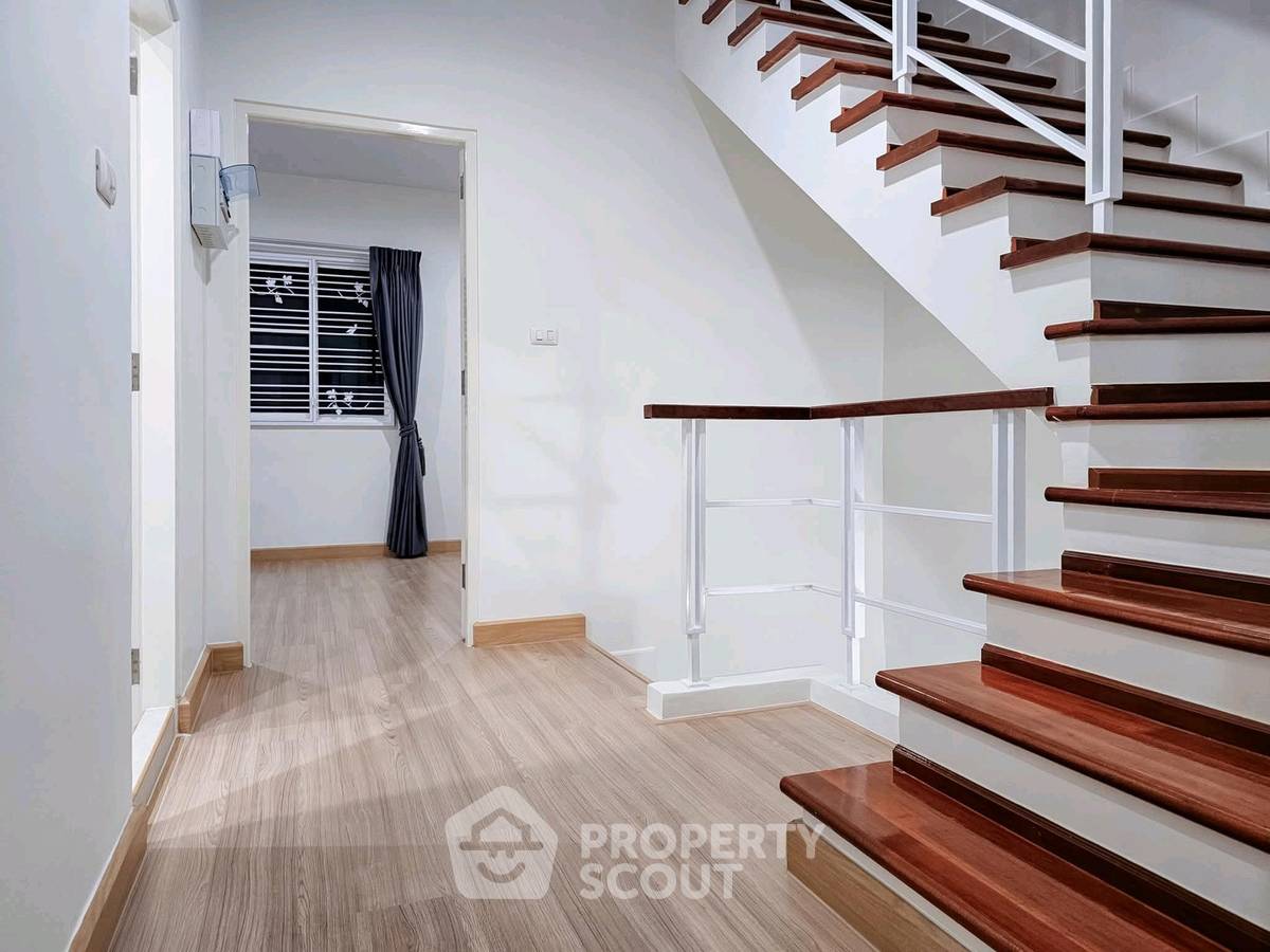 picture 3-BR Townhouse in Bang Rak Yai (ID 3384664) - 18/32