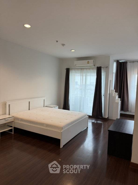 picture 3-BR Condo at The Fourwings Residence in Hua Mak (ID 3393319) - 8/12