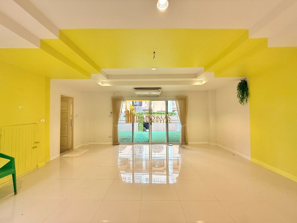 picture Thonglor Classic Home | Spacious 5 Bed Townhouse in Thonglor - BR49108TH - 5/44