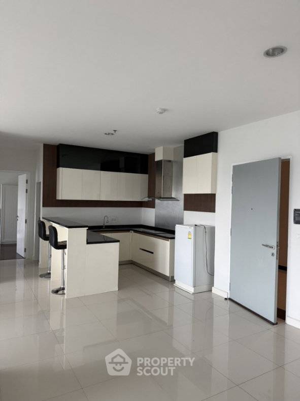 picture 3-BR Condo at The Fourwings Residence in Hua Mak (ID 3393319) - 4/12