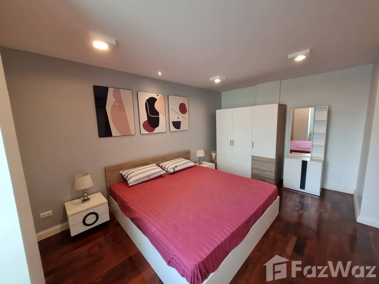 picture Sophisticated Living: 2-Bedroom Condo at 49PLUS, Thong-lor 6837813 - 8/10