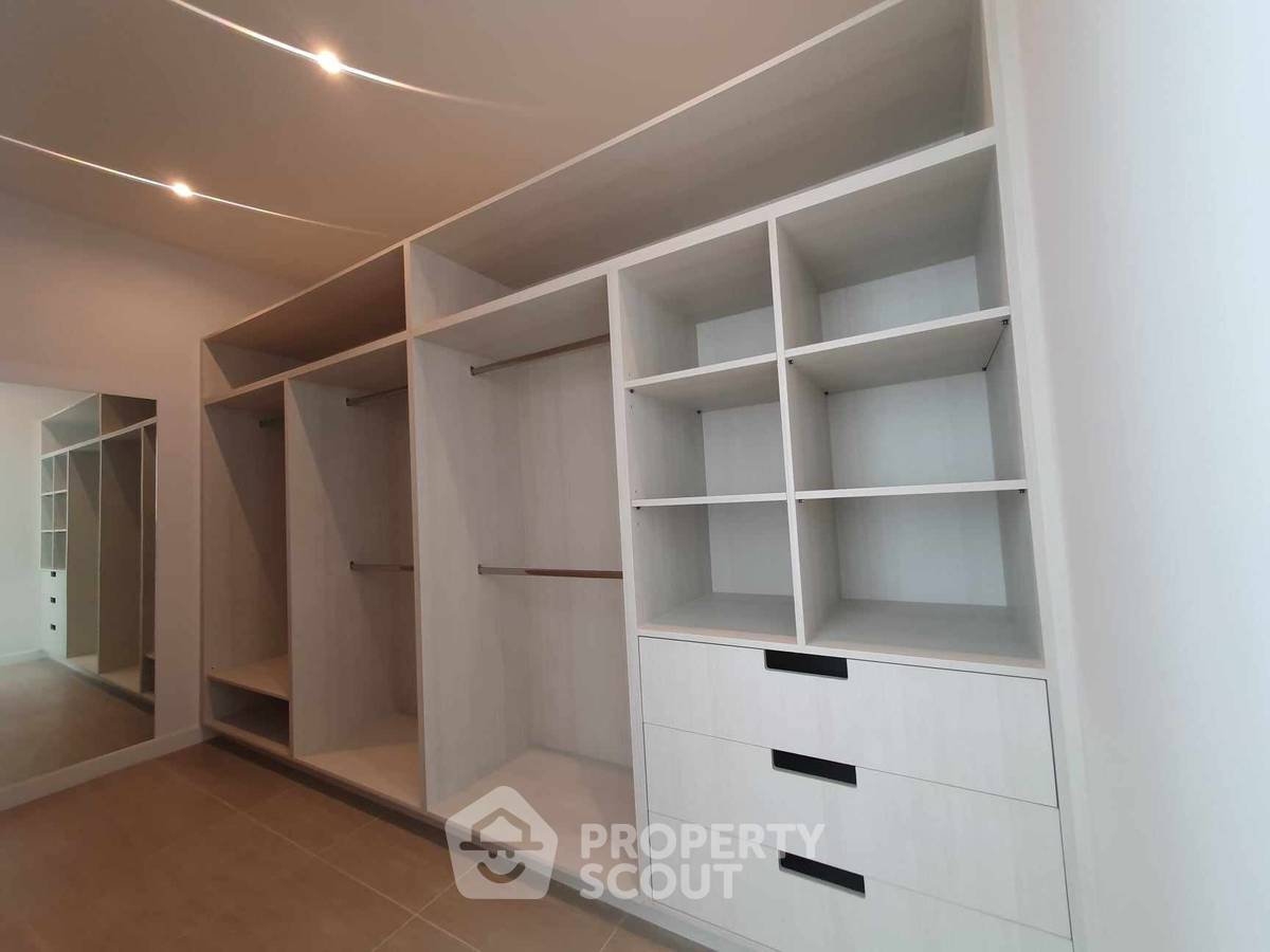 picture 195 Sqm 3-BR Villa In Thap Tai, Hua Hin (ID 1443458) - 14/22