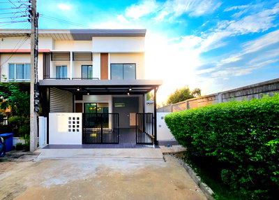 ทาวน์โฮม นนทบุรี : For SaleTowhome Baan Pleno Rattanathibet – Chaiyaphruek 2-Storey Townhome Fully Furnished (S03-2808)