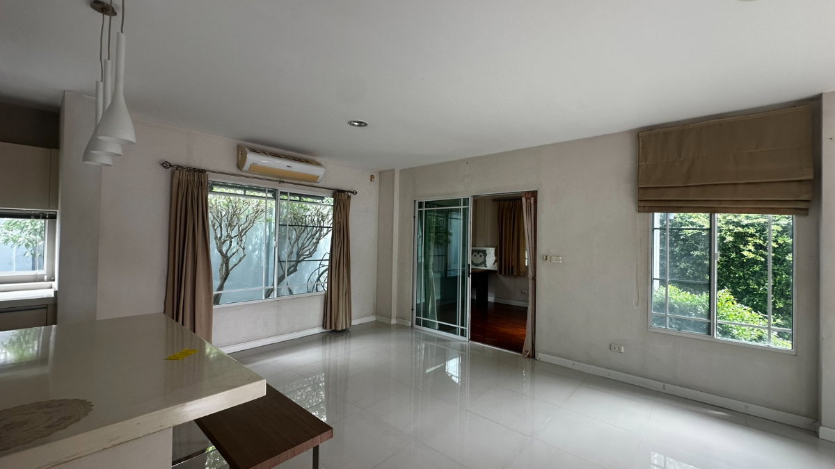 รูป บ้านเดี่ยว นันทวัน อุทยาน-อักษะ 68.6 ตร.วา | 200 ตร.ม. บ้านพร้อมสวนสวย ร่มรื่น 4 ห้องนอน 3 ห้องน้ำ ราคา 7,590,0000 บาท สนใจทักไลน์: siriwong.in - รูปที่ 11/25
