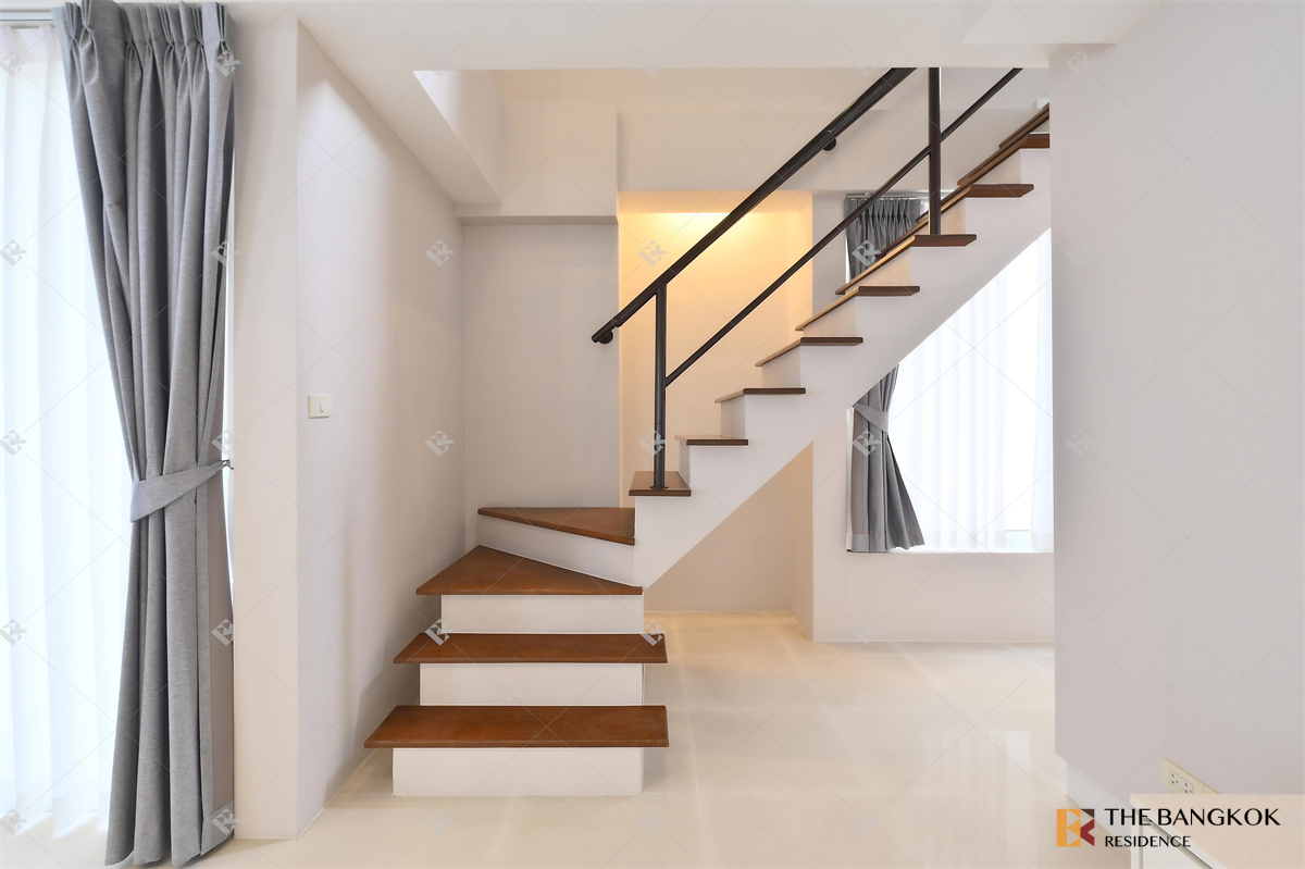 picture Luxury Unit, Ready for You Without the Wait Langsuan Ville near BTS Ratchadamri - 1/10