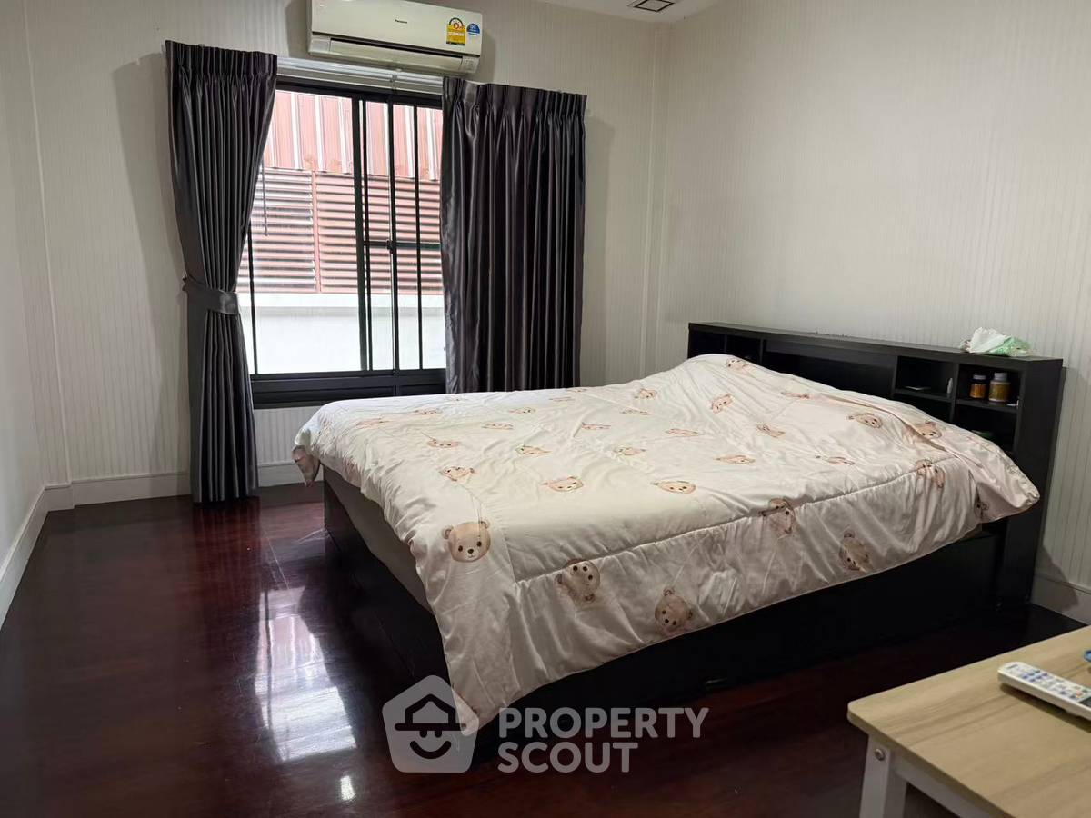 รูป บ้าน 4-ห้องนอน ที่ มัณฑนา เลค วัชรพล ใน ออเงิน (ID 3387504) - รูปที่ 7/14