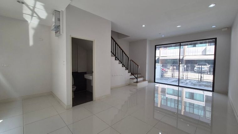 ขายทาวน์โฮม 3 ห้องนอน 152 ตร.ม. 18 ตร.ว. บ้านกลางเมือง ลาดพร้าว-เสรีไทย