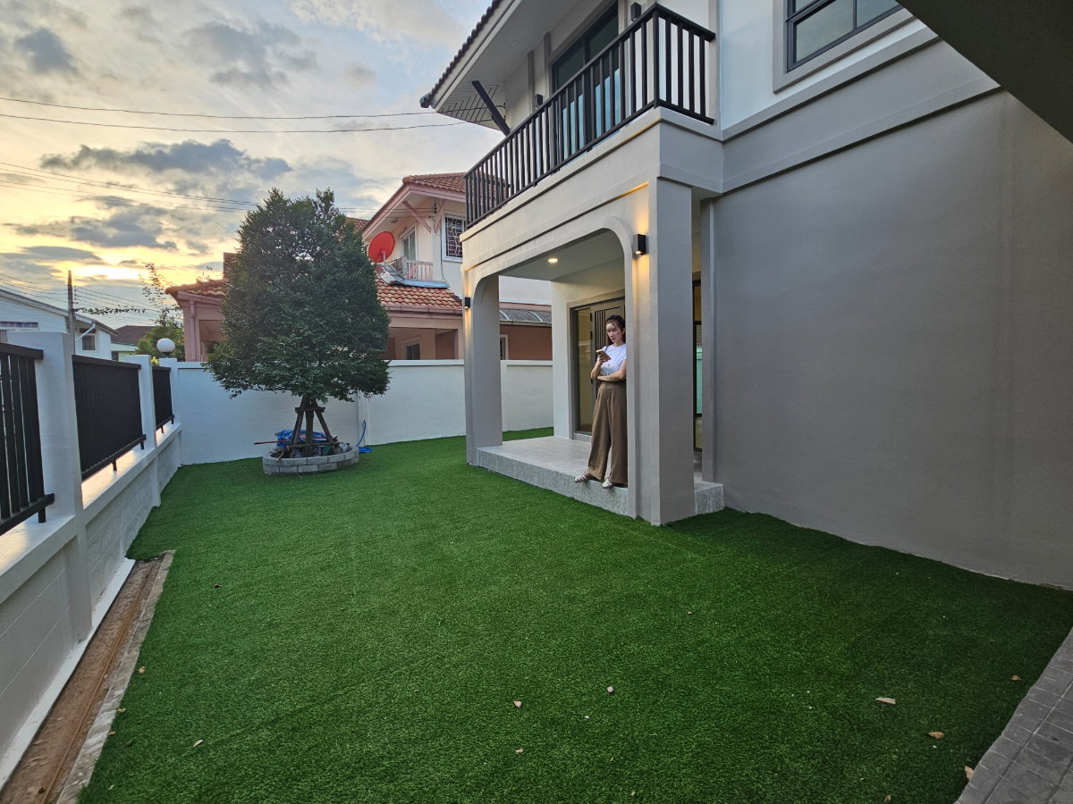 picture For sale at Baan Oon Rak, Lat Phrao 87, Yaek 16—located near CDC - 5/11