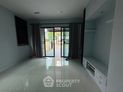 3-BR Townhouse in Thung Song Hong (ID 3399371)