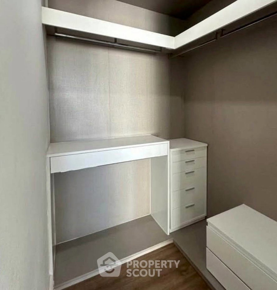 รูป คอนโด 2-ห้องนอน ที่ เดอะ รูม สาทร-ตากสิน ใกล้ BTS โพธิ์นิมิตร (ID 3384548) - รูปที่ 3/6