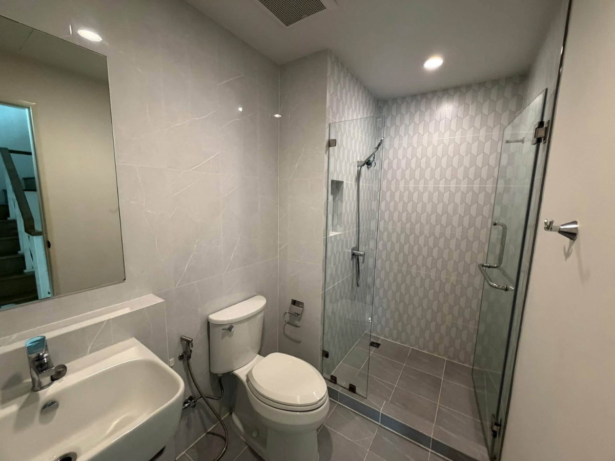 รูป 🏡🔥 ขาย / เช่า บ้านกลางเมือง พหลฯ–รามอินทรา 3 ห้องนอน 3 ห้องน้ำ ติดถนนเทพรักษ์ บ้านพร้อมอยู่ เดินทางสะดวก - รูปที่ 10/18