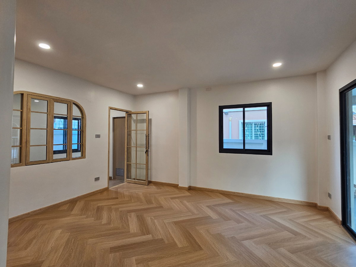 picture For sale at Baan Oon Rak, Lat Phrao 87, Yaek 16—located near CDC - 8/11